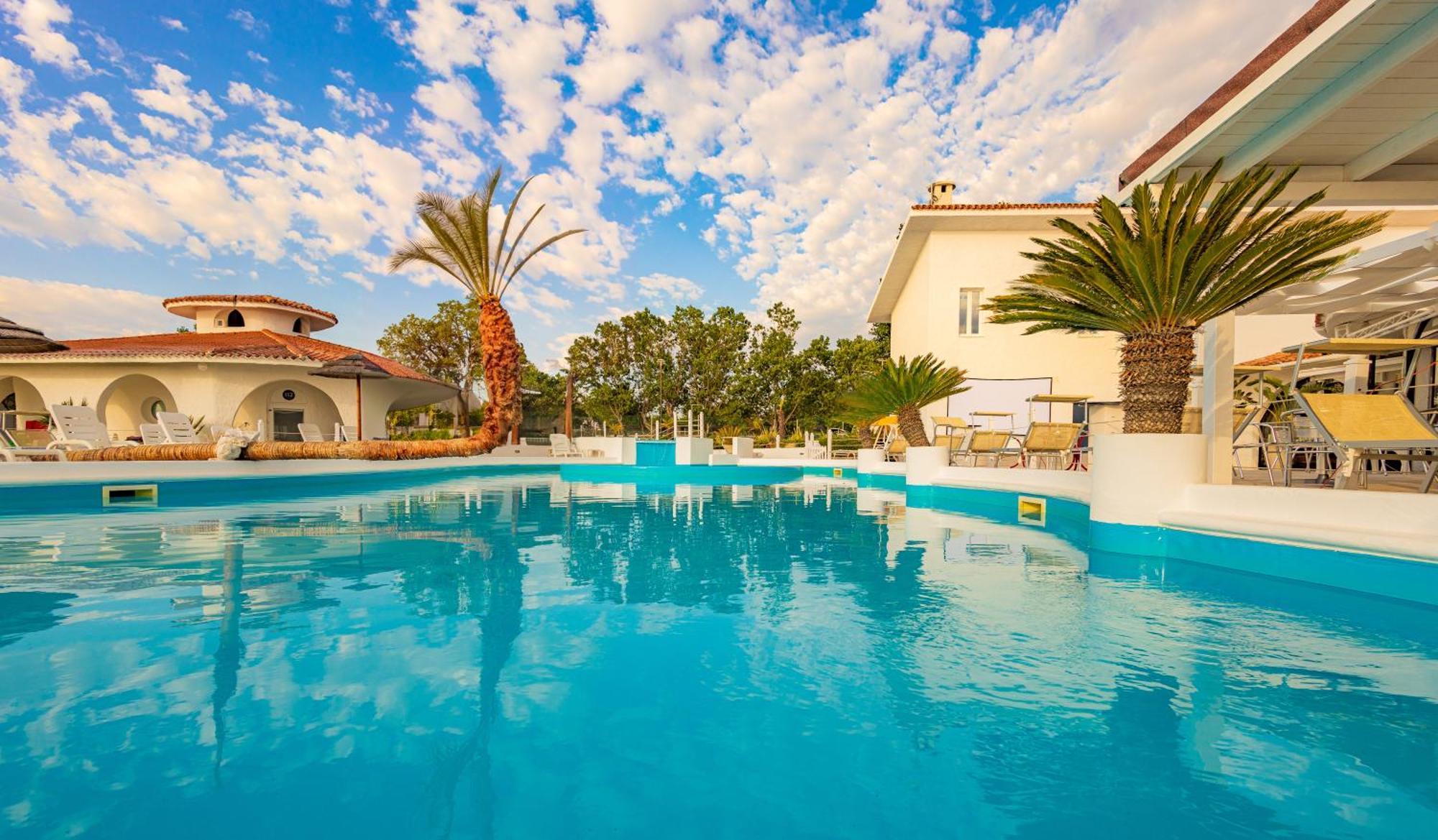 Cala Nostra Resort Маротта Экстерьер фото